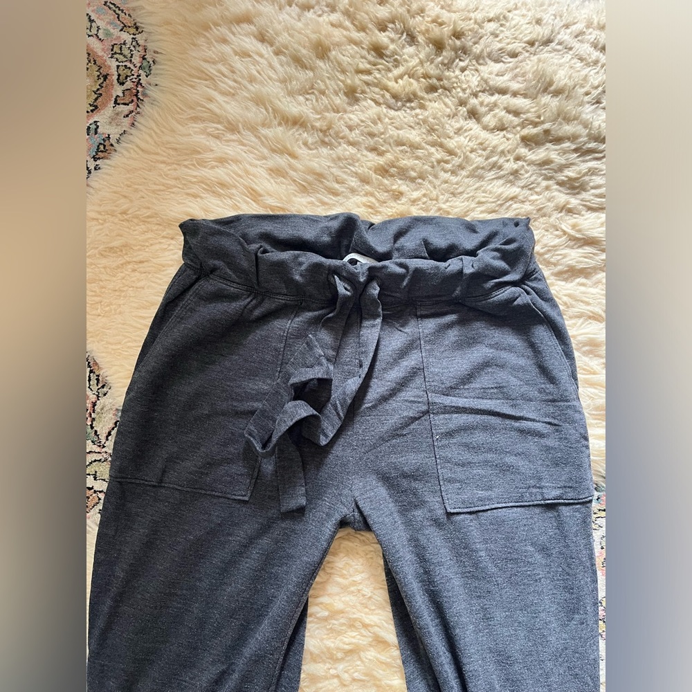 Victoria’s Secret ultra soft drawstring joggers. Gray. Size small - Picture 3 of 4